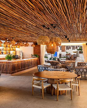 Pool Bar & Louge Bar